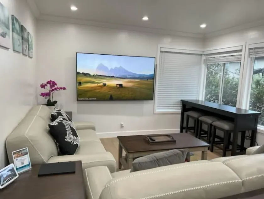 Renovated Beach Lover’s 2B1B • 15min to SF/SFO • Free Parking • Steps to Beach - Image 1