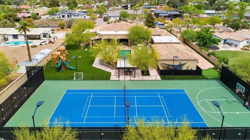 NEW Best Location in Scottsdale Walk to Everything - Image 1