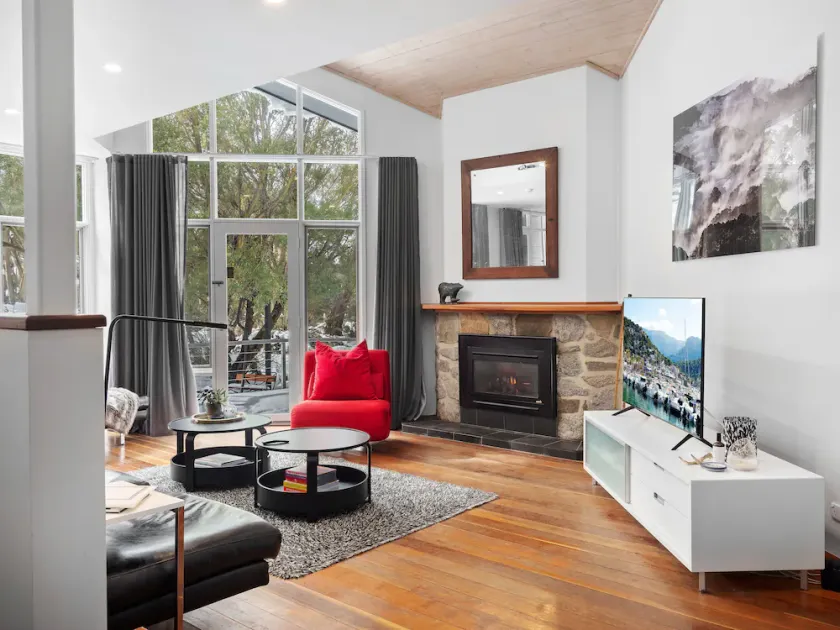 ✨Mundarlu Private Chalet Prime Location✨\nSleeps 6 |Woodridge Area |Walk to Lifts - Image 1