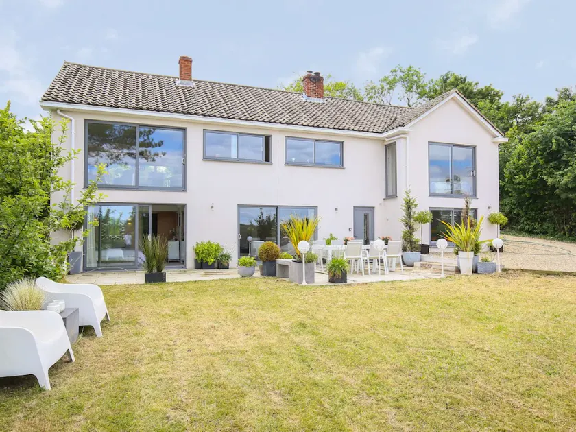 Shutts House Garden Apartment - Image 1