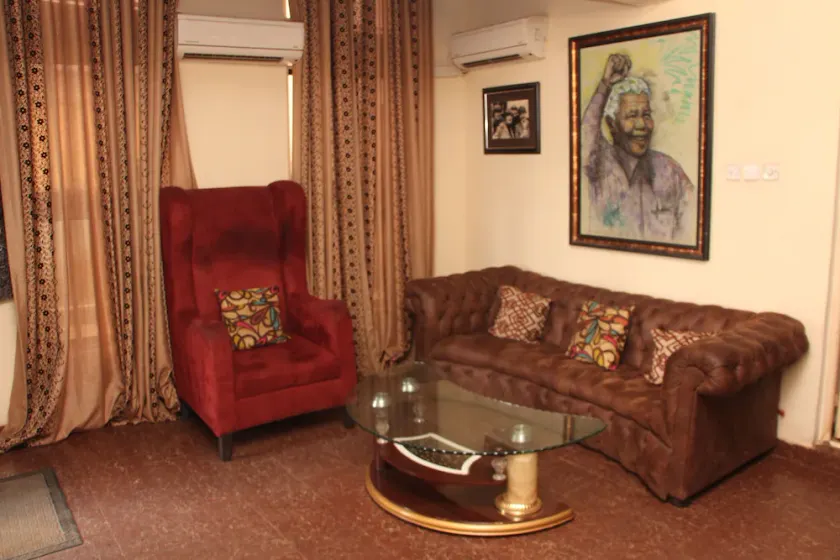 Sapphire Guest House - Image 1