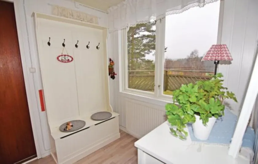 Maison de vacances avec vue panoramique sur le lac de Sannesjön - Image 1