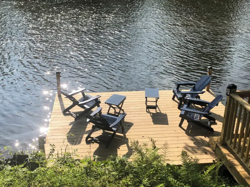Waterfront Oasis w/ Great Views, 5 beds & deck over the Creek! - Image 1