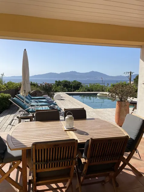 120m2 villa med havudsigt med swimmingpool i rolig bolig med Ajaccio golfudsigt - Image 1
