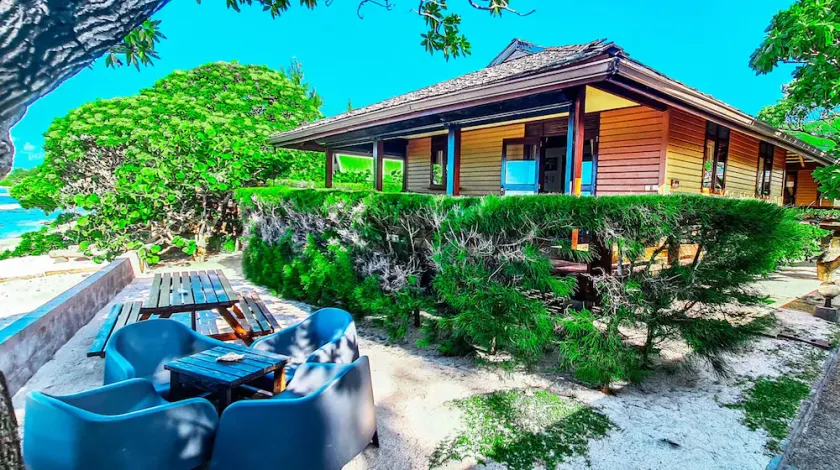 MOOREA - The Golden Reef Bungalow Bora Bora - Image 1