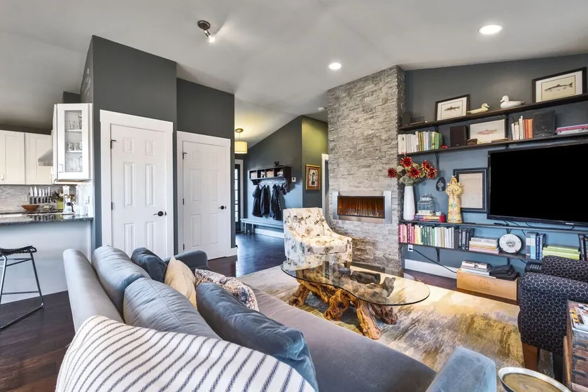 Coastal Retreat with Pool and Cheerful Vibes - Image 1