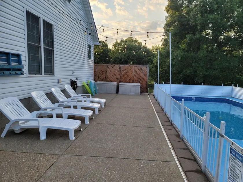 Large Private Home close to Bourbon Trail!/POOL/Free Firewood/Parks/Close to I65 - Image 1