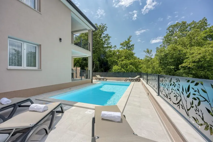 Villa IN - Image 1