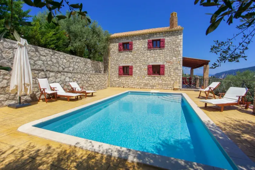 Crimson Villa - Deux Chambres Villa, Couchages 4 - Image 1