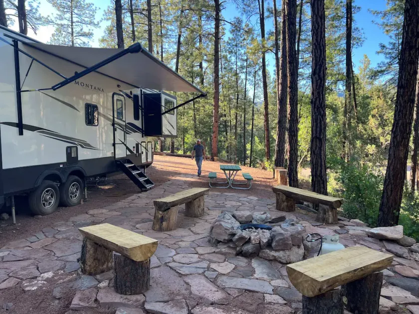 Luxury Glamper Retreat 14 Forest Site - Image 1
