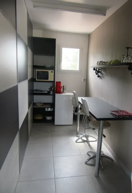 tyst lägenhet i villa - Image 1