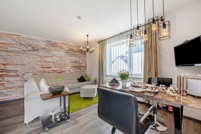 Nel cuore di Kell am See: appartamento accogliente con balcone, giardino e terrazza - Image 1