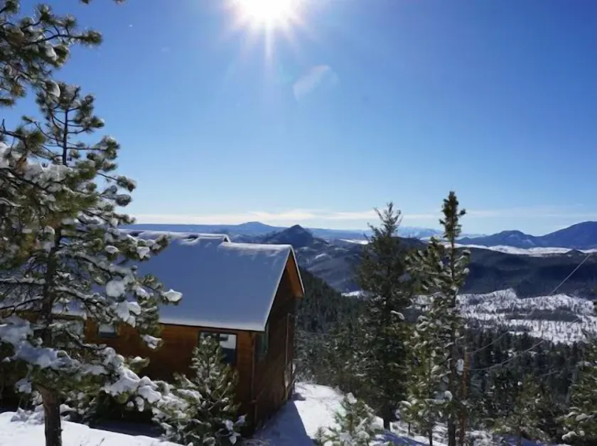 Conifer Mountain Bliss: Humming House: Solar powered - Image 1