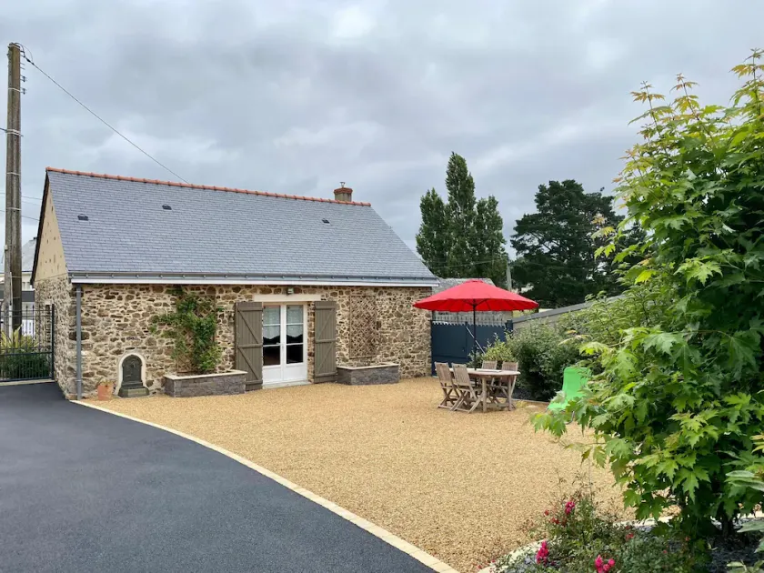 Charming Renovated Barn with Private Terrace near Ancenis - Quiet, Family-Friendly Location - Image 1