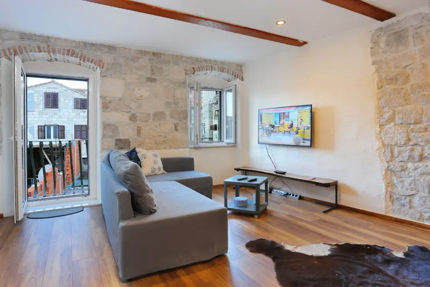 Two bedroom apartment with balcony Omiš (A-19051-a) - Image 1