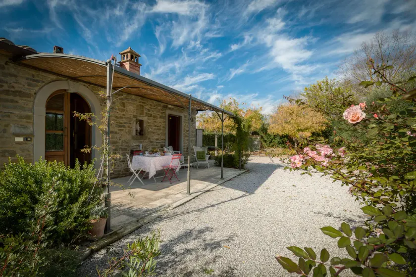 Petite villa avec jardin et grande piscine privée - Image 1