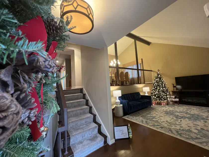 Tysons/McLean 4BDRMs 3Baths >3000 sqft Lux Living - Image 1