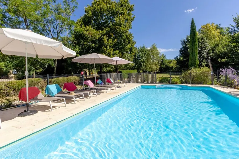 Secure, gated, fenced pool, quiet rural location, Air Con. Near historic towns - Image 1