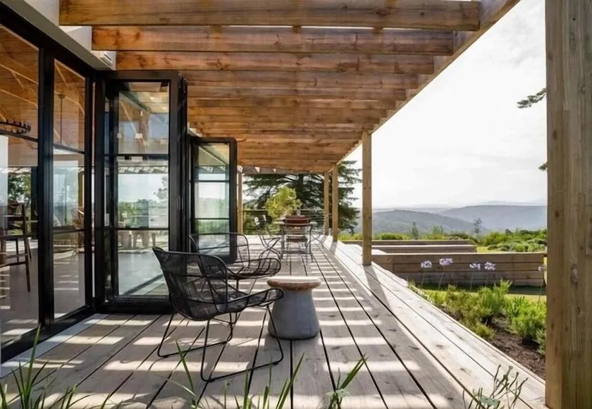 Crags Country Lodge - Image 1