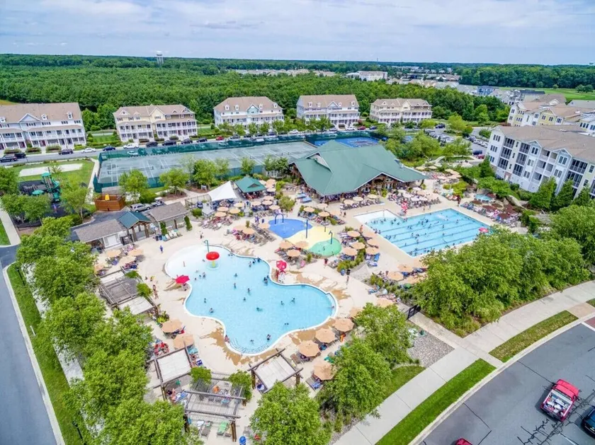 Coastal Charm at Bayside, Golf Cart Access, Pools - Image 1
