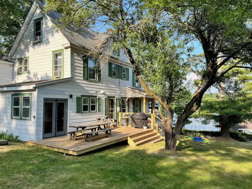Gorgeous 6-bdrm lake farmhouse with EV Charger - Image 1