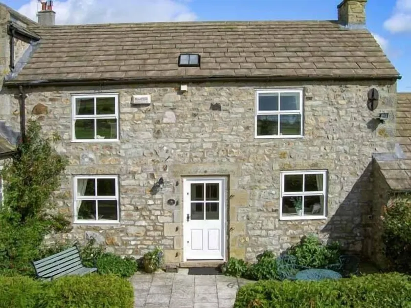 THE STONE BYRE, family friendly, with open fire in Barnard Castle - Image 1