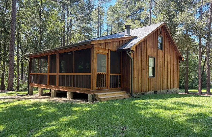 Cozy Cabin in the Woods, near Carolina Horse Park - Image 1