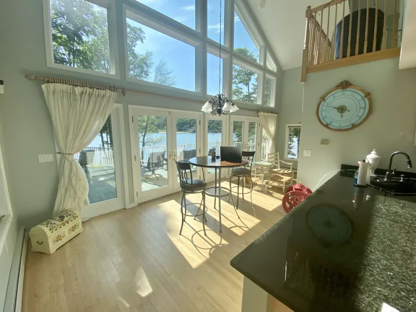 Amazing Lakefront Property - Image 1