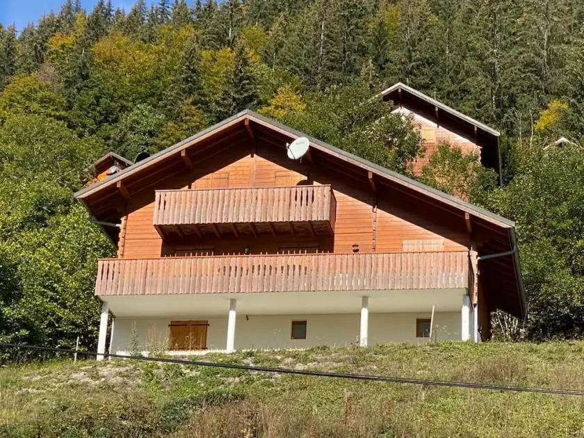 5-bedroom Chalet with Sauna and stunning views - Image 1