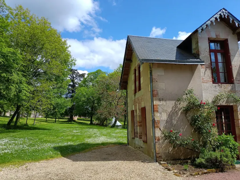 COTTAGE - Image 1