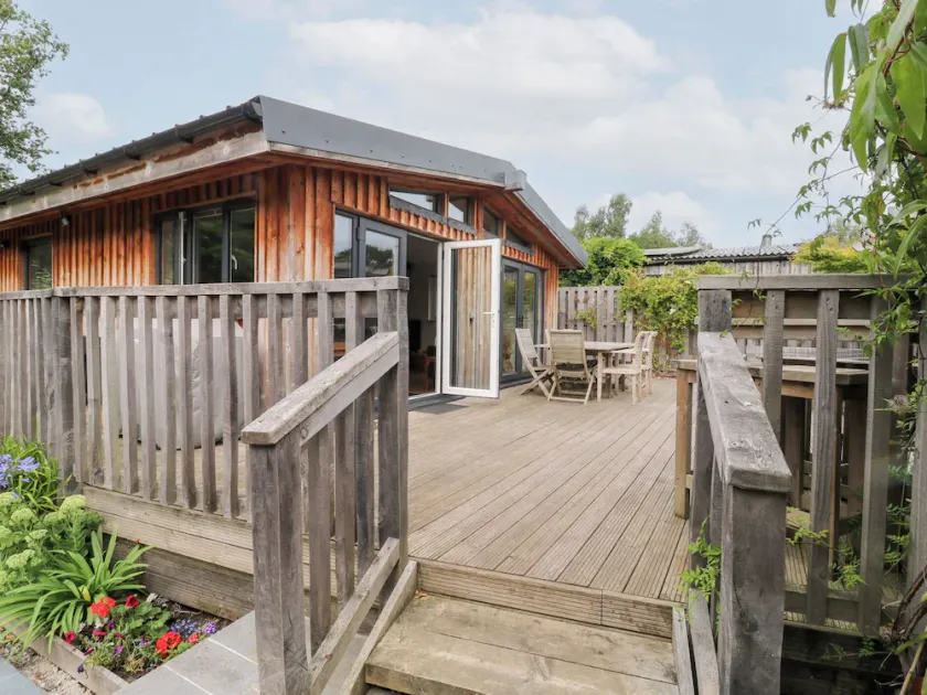 GLOCCAMAURA, pet friendly, with hot tub in Bovey Tracey - Image 1