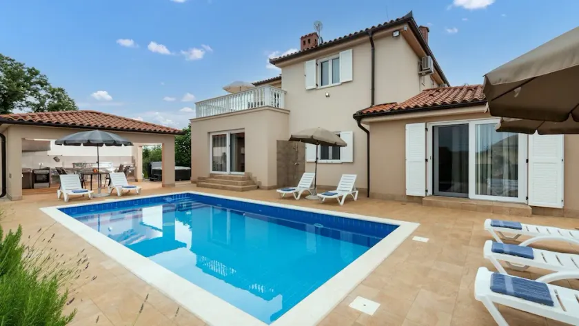 Villa Moraiolo- savršena za obiteljski odmor blizu Umaga i Novigrada - Istra - Image 1