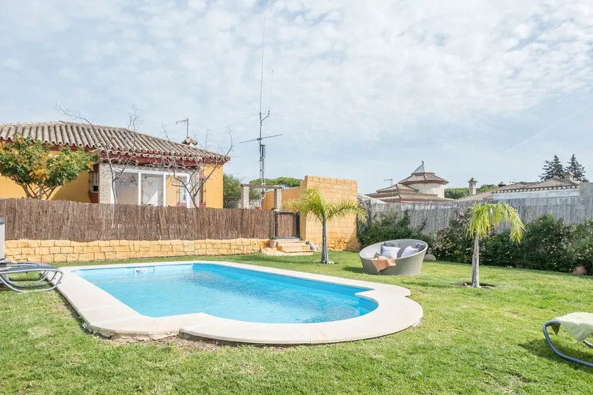 Cosy Home Valentina avec piscine, terrasse, Wi-Fi et climatisation - Image 1