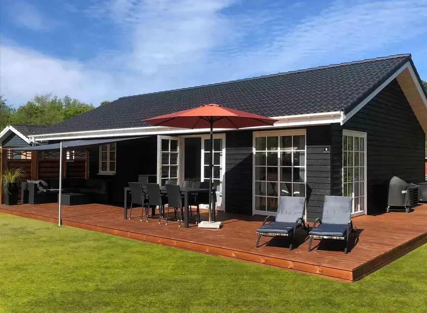 New modern holiday home near the beach and city - Image 1