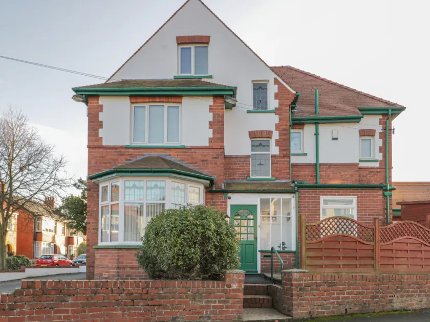 Hillcrest, SCARBOROUGH - Image 1