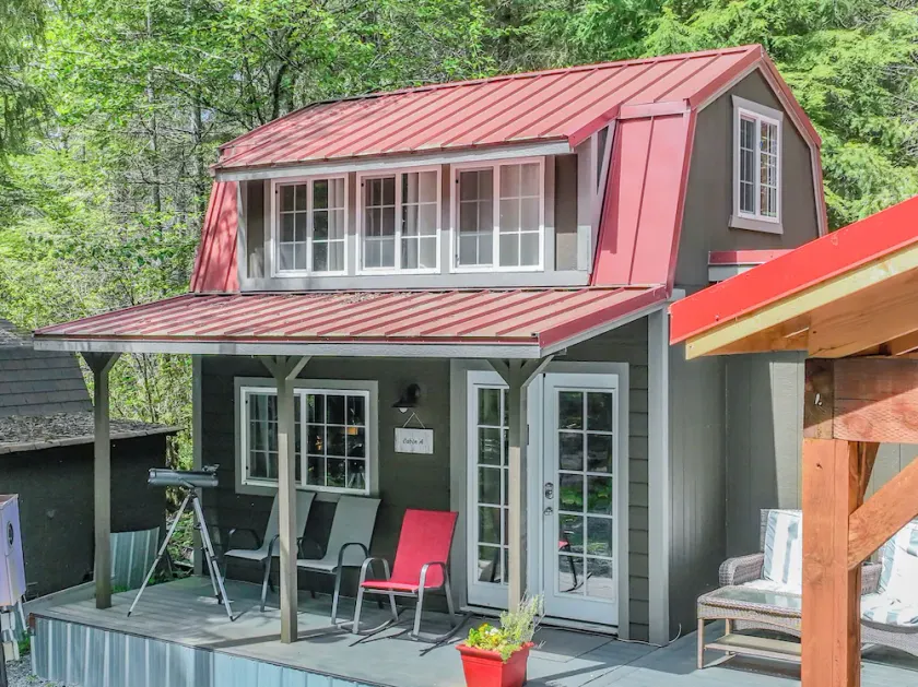 Tiny Home A, just steps from Mt. Rainer Nat. Park w/firepit. - Image 1