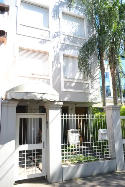 Excellent location, 700 meters from Praia de Belas shopping mall. - Image 1
