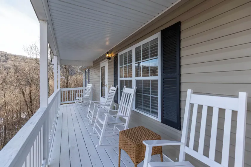 Seven Devils Sunrise - Updated home with mountain views gas firetable & game room - Image 1