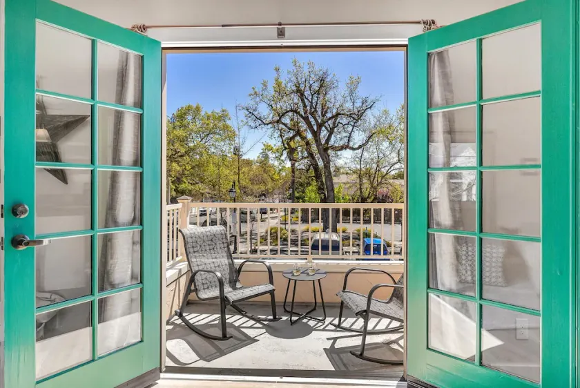 Upscale Condo on the Sonoma Plaza - Image 1