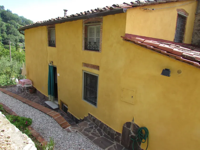 Bauernhaus in den Hügeln von Lucca - Image 1