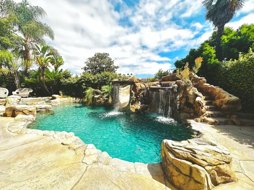 PRIX SPÉCIAL AUTOMNE! Immense style Resort GetAway, piscine, spa, toboggan, plage Walk 2. - Image 1