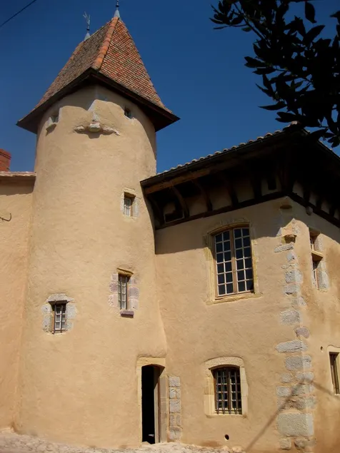 Mansion nel cuore di un affascinante villaggio - Image 1
