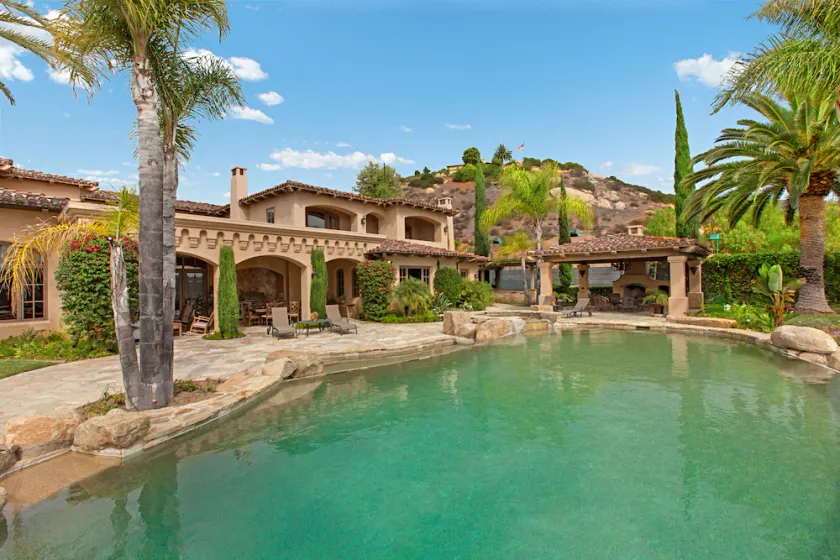 11,000 SF Five Star Resort over looking famous Maderas Golf Course - Image 1