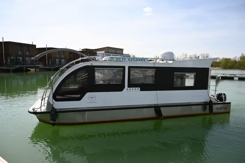 Exklusives Wohnen auf dem Boot in der Marina Lagovida mit direktem Seezugang - Image 1