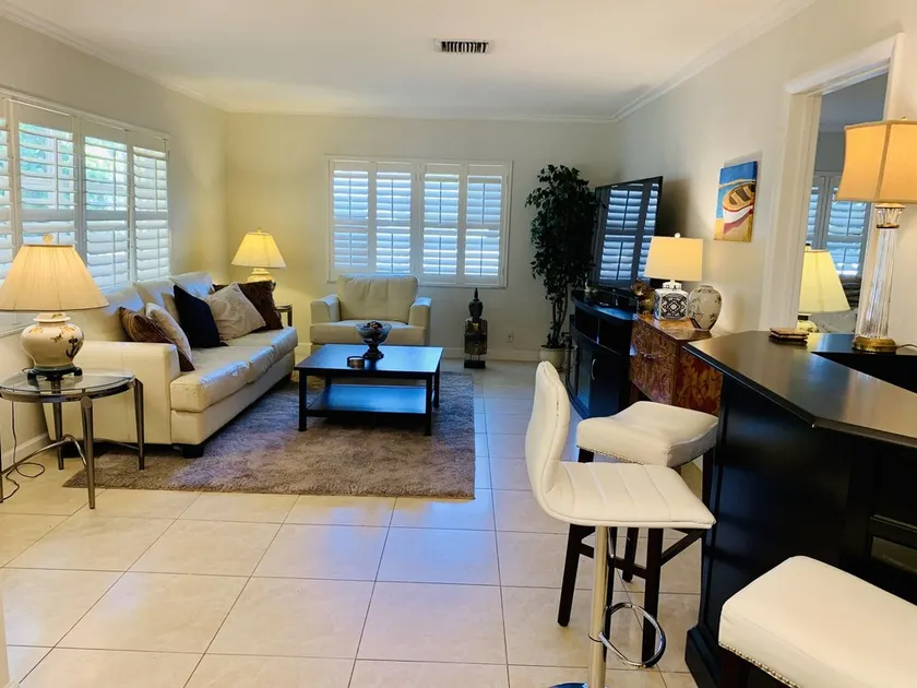 Intracoastal Key West style Apartment- Walk to beach and restaurants - Image 1