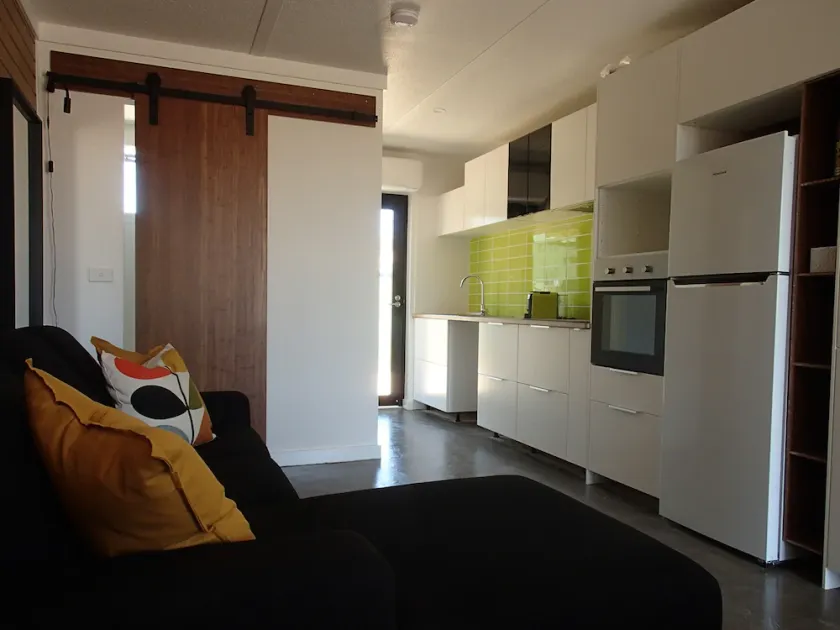 Modern Murray River Retreat - Image 1