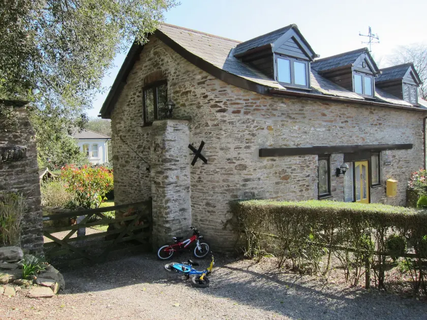A Lovely Detached Stone Barn With Pools & Tennis Set Within 28 Acres Woodland - Image 1