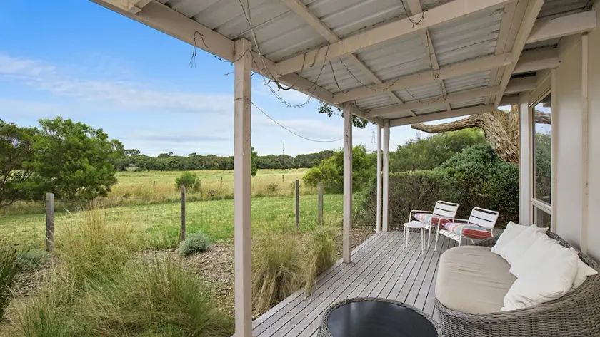 Serene Lonsdale Getaway - Image 1