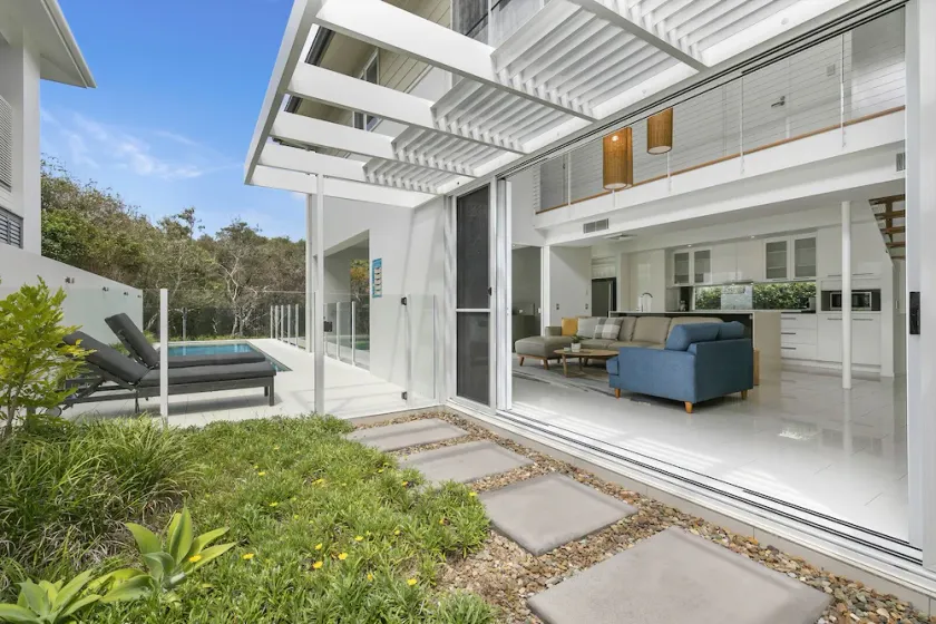 Beachside Haven - Image 1