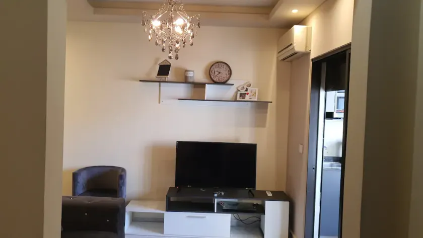 Cosy studio. - Image 1